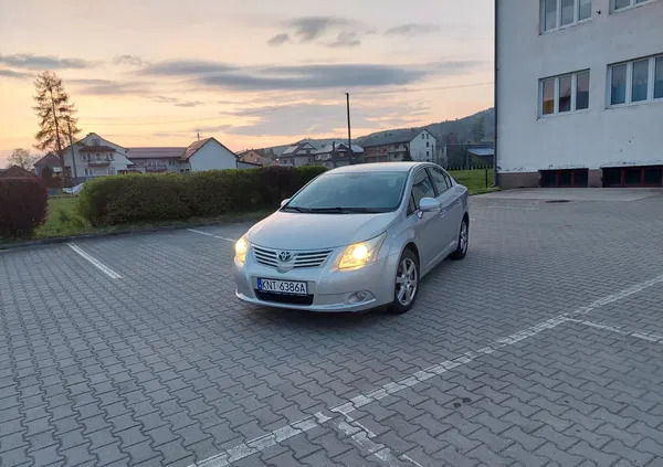 małopolskie Toyota Avensis cena 22900 przebieg: 216000, rok produkcji 2009 z Busko-Zdrój